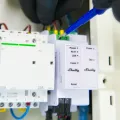 Shelly Pro 3EM 3CT63, třífázový měřič spotřeby na DIN lištu