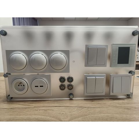 BAZAR Fibaro model